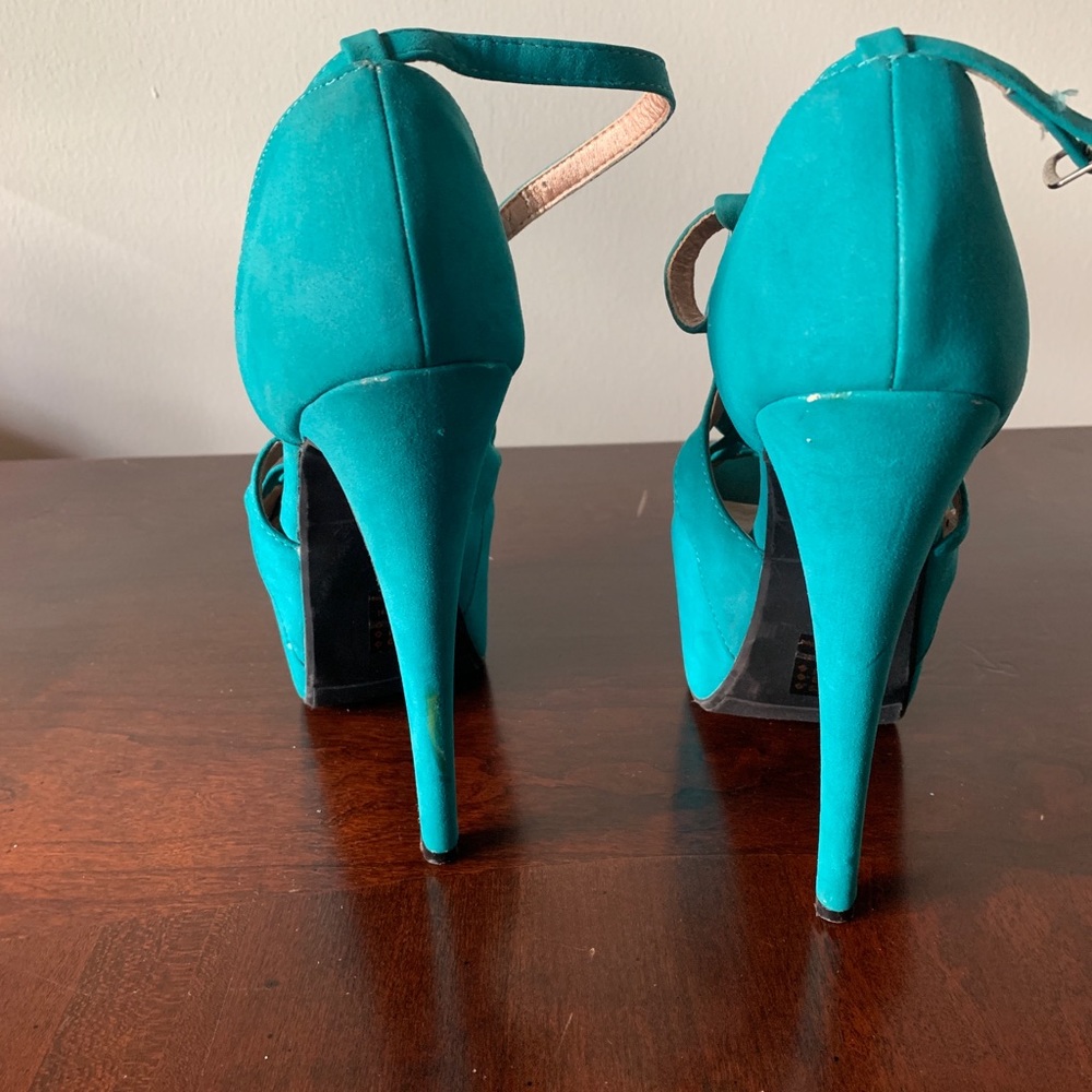 Shoes - Picture 2 of 2